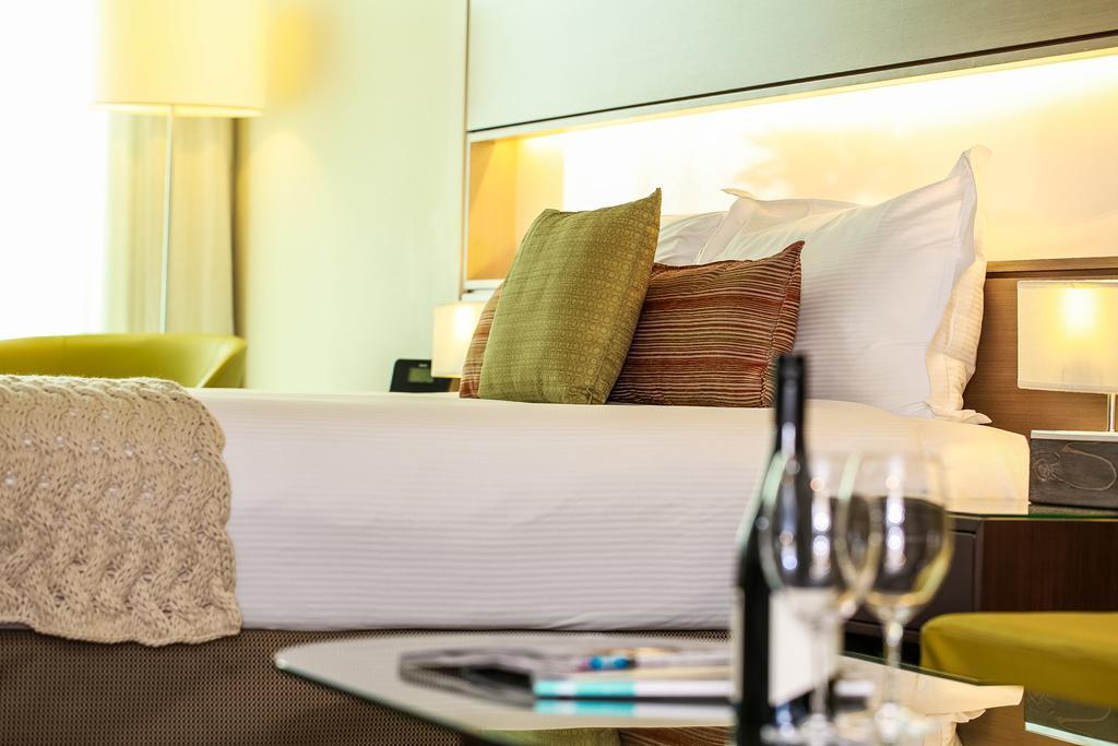 The Point Brisbane Hotel Luaran gambar A room at the hotel